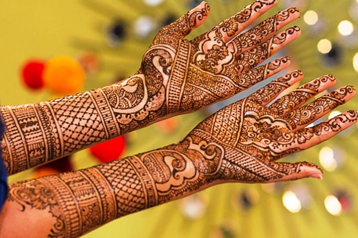 what design you seeing in the image that was design by the best Rajasthani mehndi designer in Gwalior city, Vijay Mehndi Art & Permanent Tattoo Art.