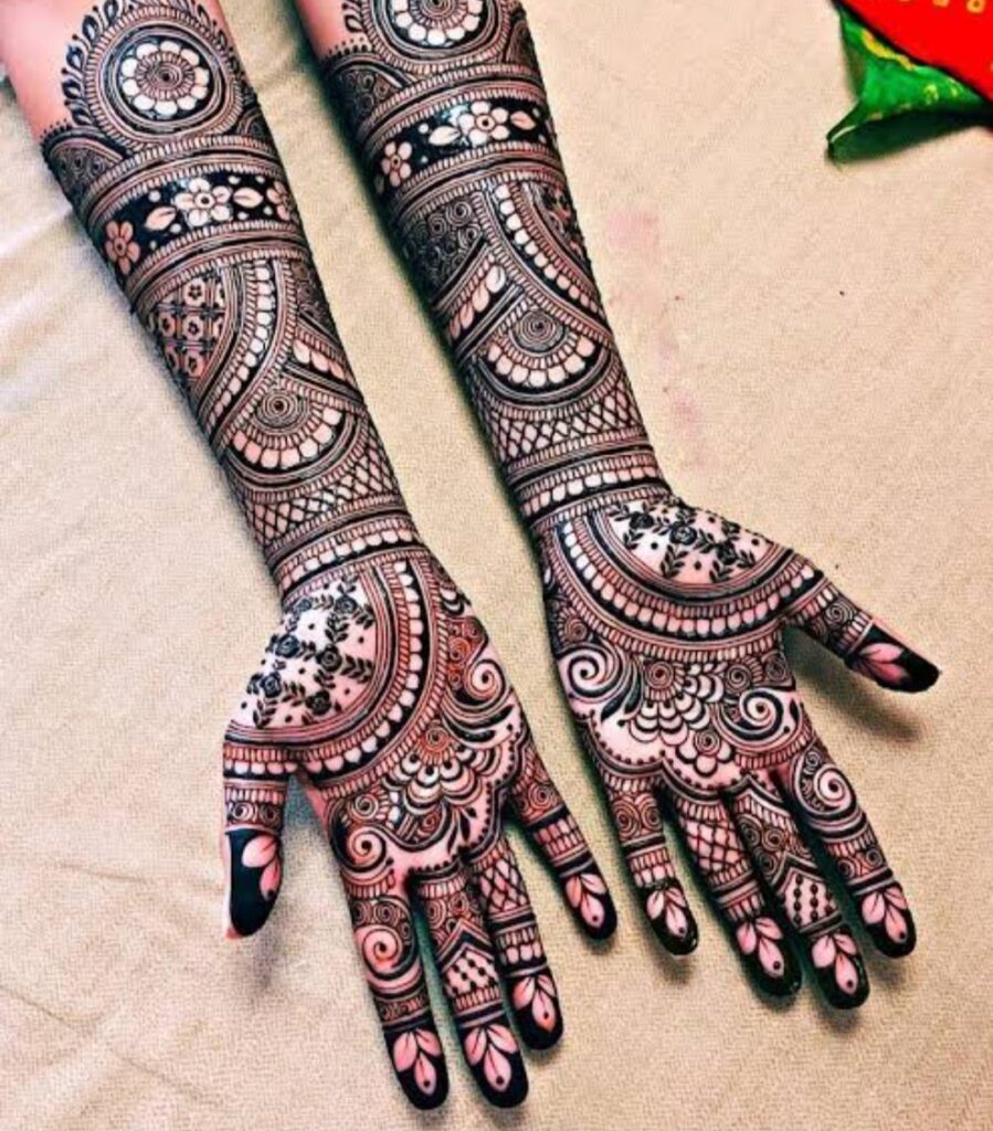 Pakistani Mehndi Design by the best Mehndi Designer in Shivaji Nagar, UP