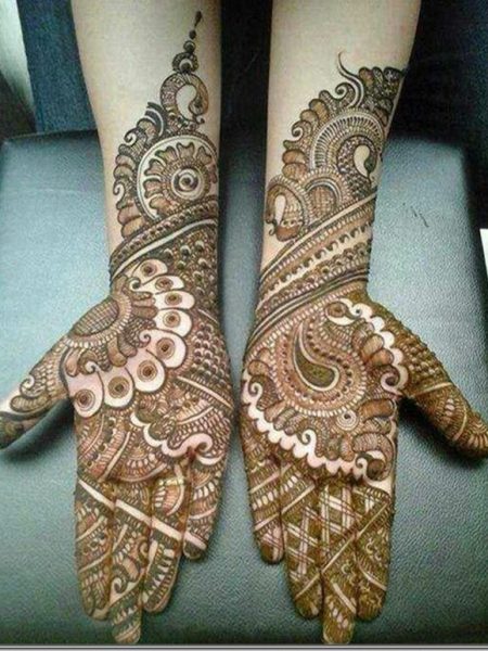In this image you can see a marwari mehndi design by one of the best marwari mehndi designer in jhansi, Vijay Mehndi Art & Permanent Tattoo Art
